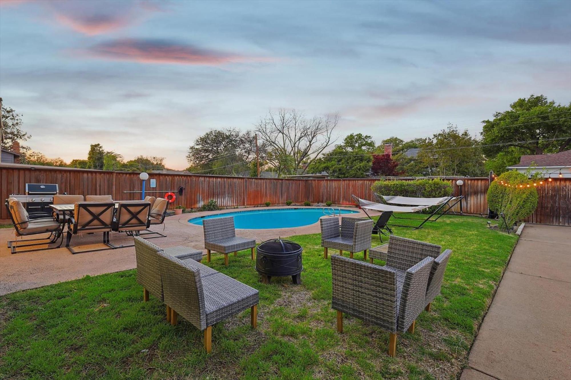 Spectacular 6Br 2,5Ba Holiday Home With Pool Dallas Exterior photo